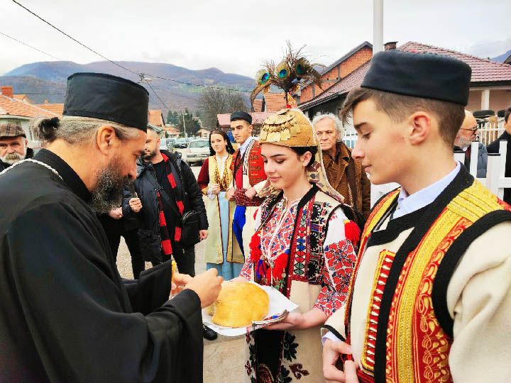 dec 2022 arhijerejska liturgija i otvaranje srpske kuce u beranama 15
