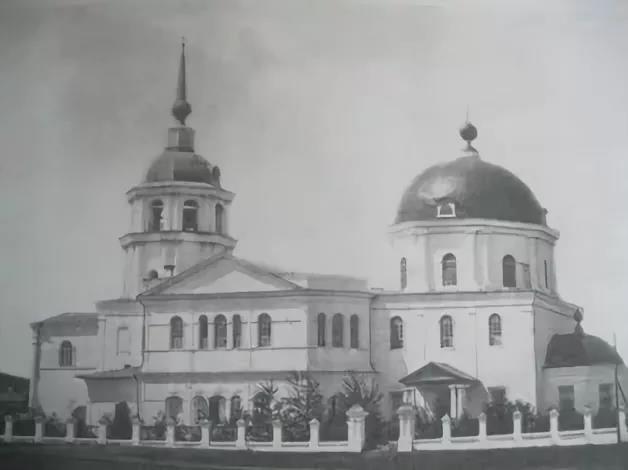 Тројицко Савски храм у Кјахти пре и после бољшевичког доприноса руској култури 1