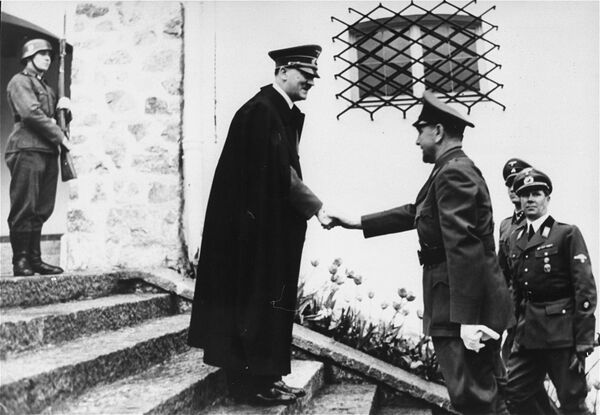 600px Adolf Hitler meets Ante Paveli.1941